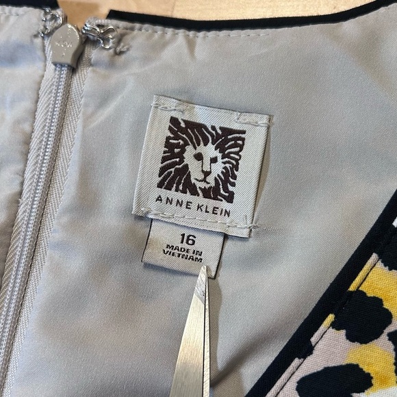 Anne Klein Sleeveless Black/Yellow Leopard Print Dress - Picture 4 of 12